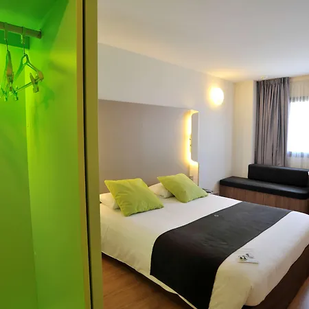 Hotel Campanile Airport