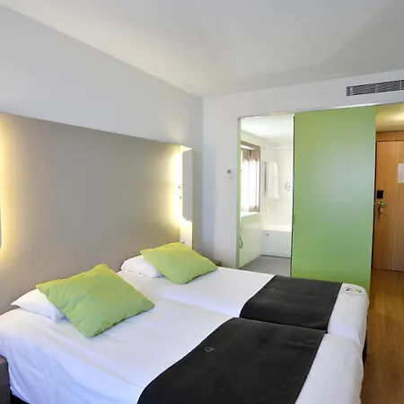 Hotel Campanile Airport